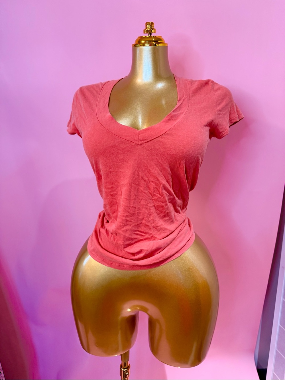 James Perse Coral V-Neck Short Sleeve Tee - Picture 3 of 7